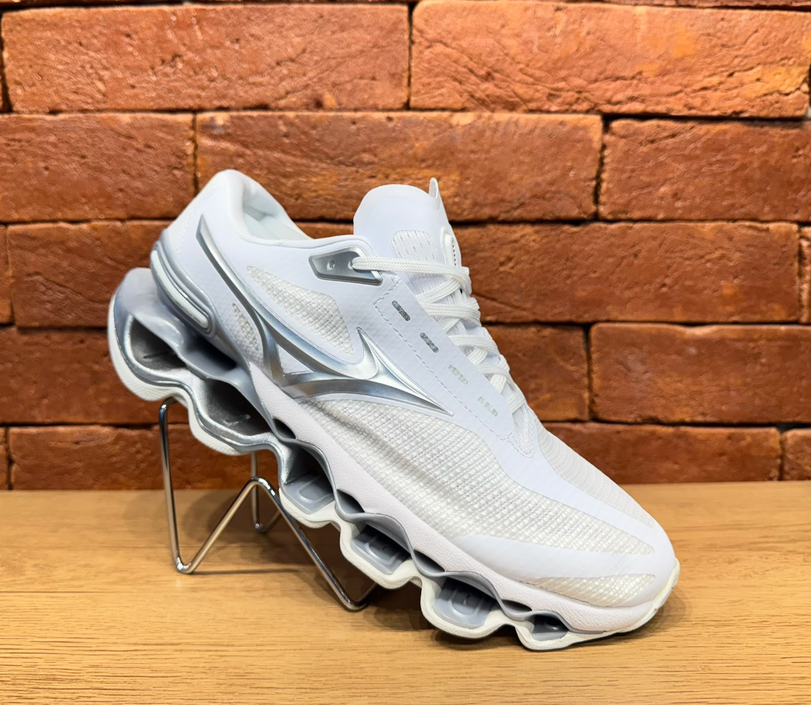 Tênis branco com sola wave